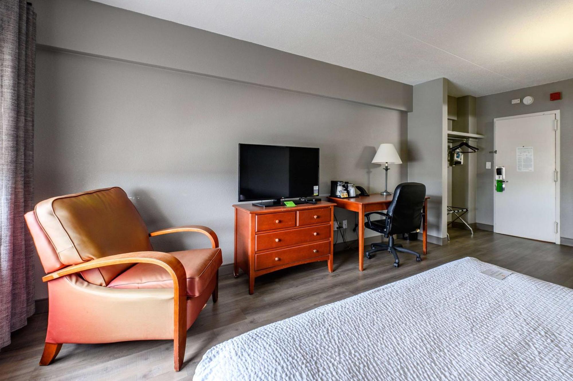 La Quinta By Wyndham New Haven Hotel Exterior foto